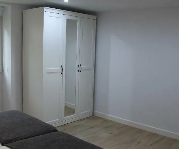 Rural Zuri Apartment