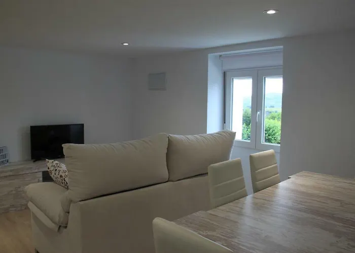 Rural Zuri Apartment *