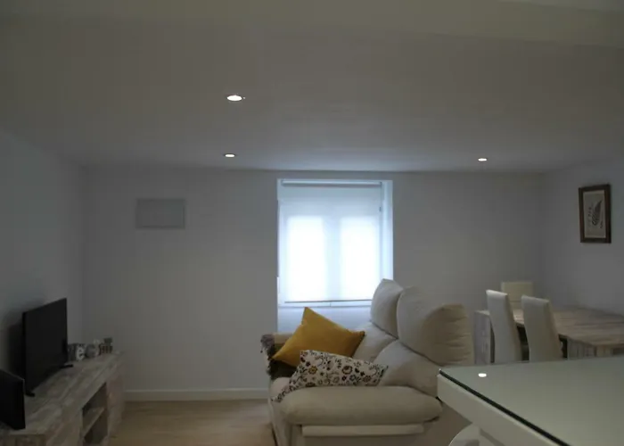 Rural Zuri Apartment *