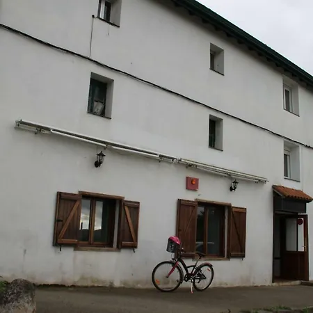 Apartment Rural Zuri Cotorrio